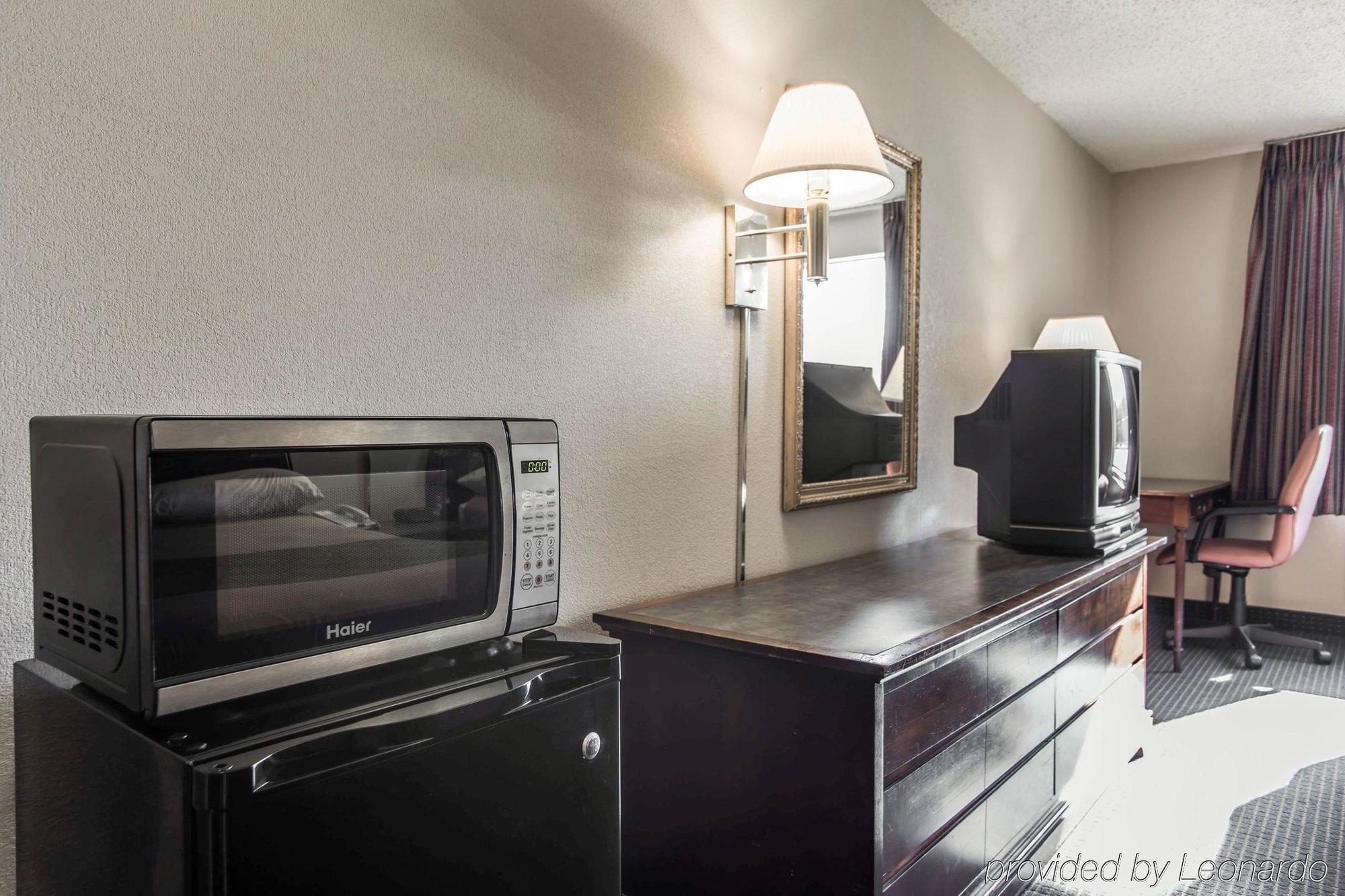 Quality Inn Airport-Near Uptown Charlotte Exteriör bild